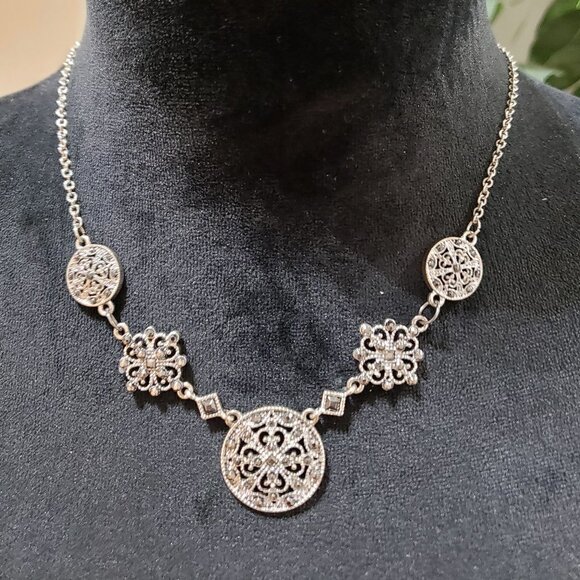 Unbranded Jewelry - Womens Fashion Silver Coin Pendant Decorative Collar Necklace with Lobster Clasp